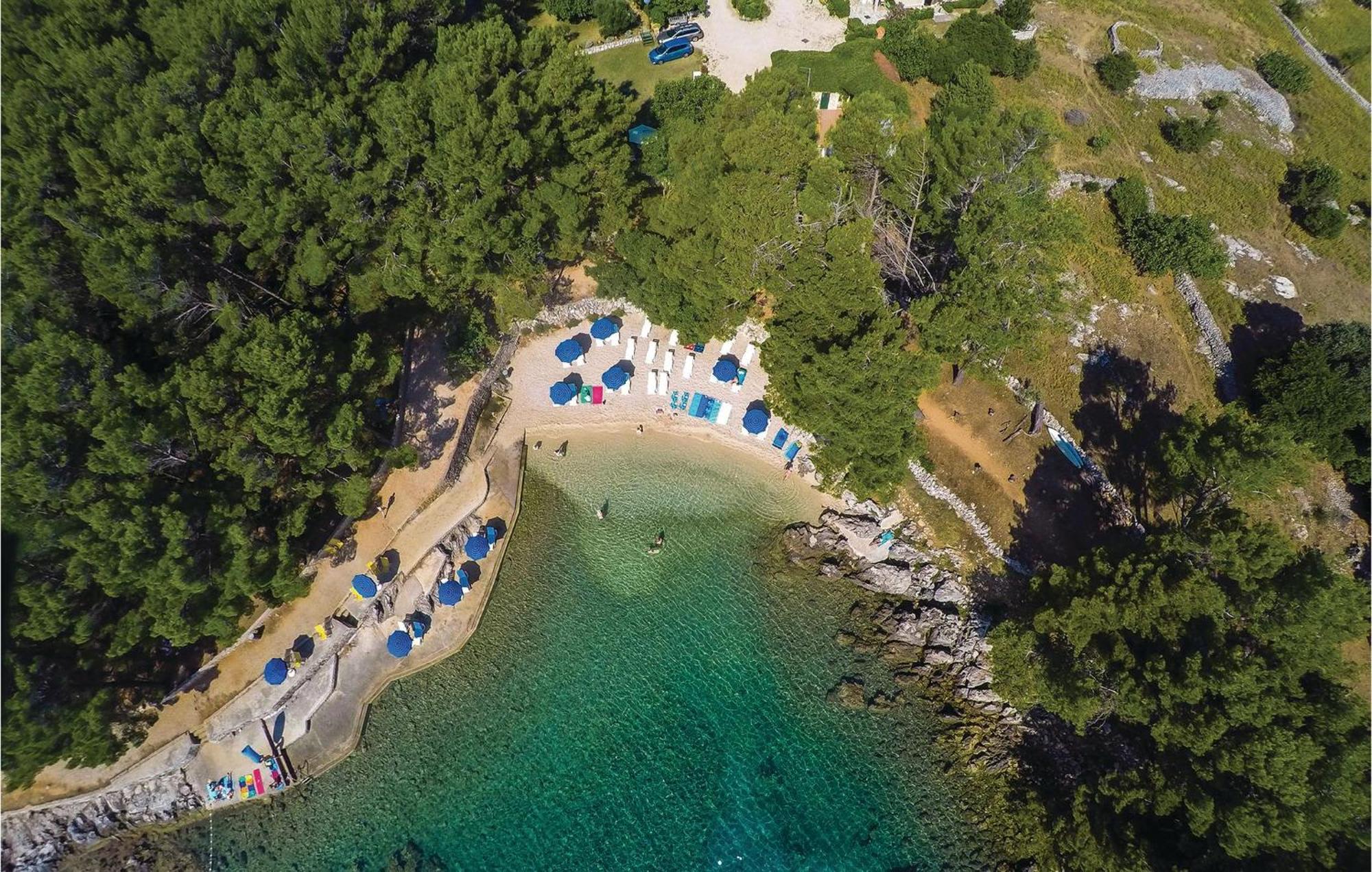 2 Bedroom Awesome Apartment In Veli Lošinj Exterior foto